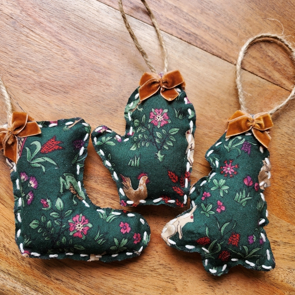Handmade handsewn Christmas Fabric Ornaments Set Of 3 - Picture 5 of 9